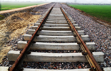 A picture of train tracks